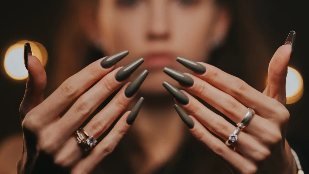 nails